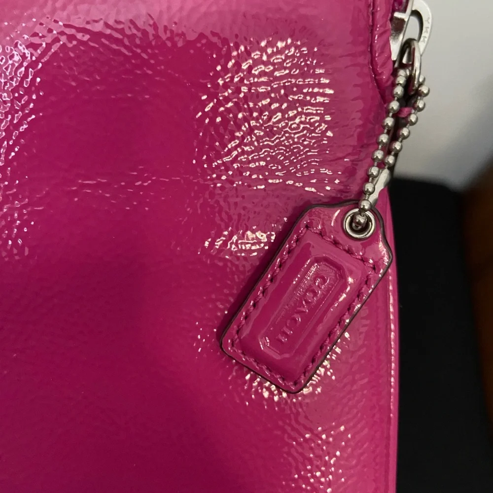 Coach 62820 B Patent Leather East/West Universal Sleeve Silver Magenta - Picture 6 of 10